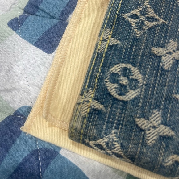 ❌SOLD❌Louis Vuitton Blue Denim Monogram Wallet with Gold Hardware - Picture 3 of 13
